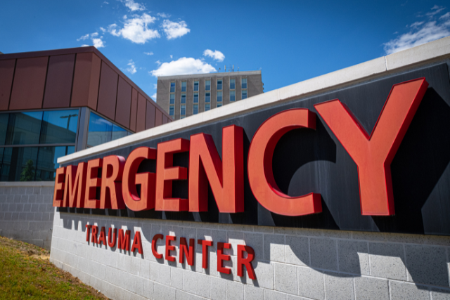 24 x 7 Emergency & Trauma